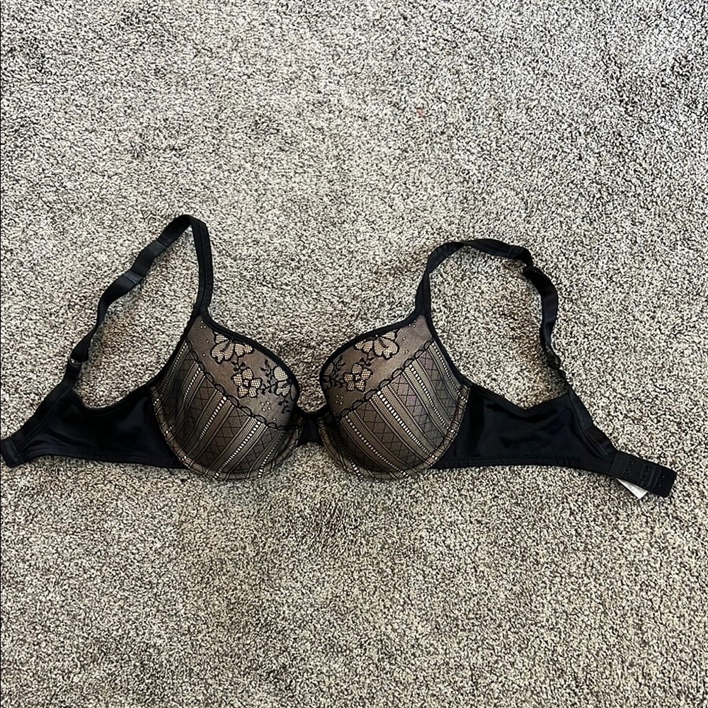 Wacoal Black Lace Bra with Floral Pattern